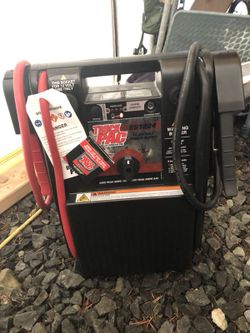 BRaND NEw!! Heavy Duty 12\24 Volt Jump Starter
