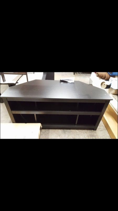 Tv stand up to 48" Tv's