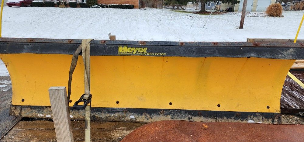 MEYER SNOW PLOW POLY
