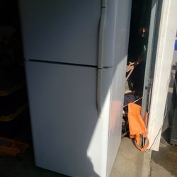 Working Fridge 100 Cash Full Sized Fridge 