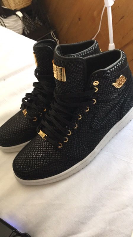 Nike Air Jordan Retro 1 OG Pinnacle
