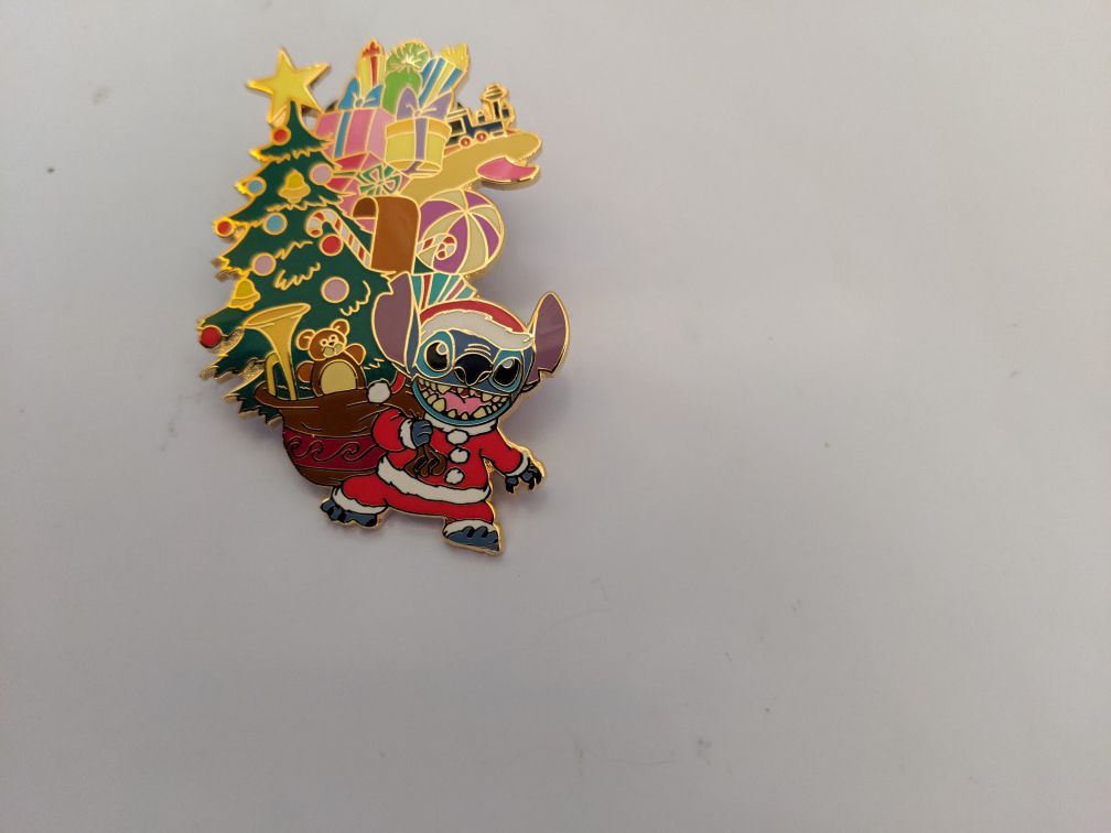 Disney Stitch Christmas pin LE 250