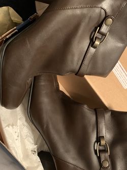 Brown boots size 10