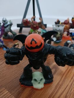 Skylanders Pumpkin Eye-Brawl Halloween Giants Figure Lot - 12 Total Figures