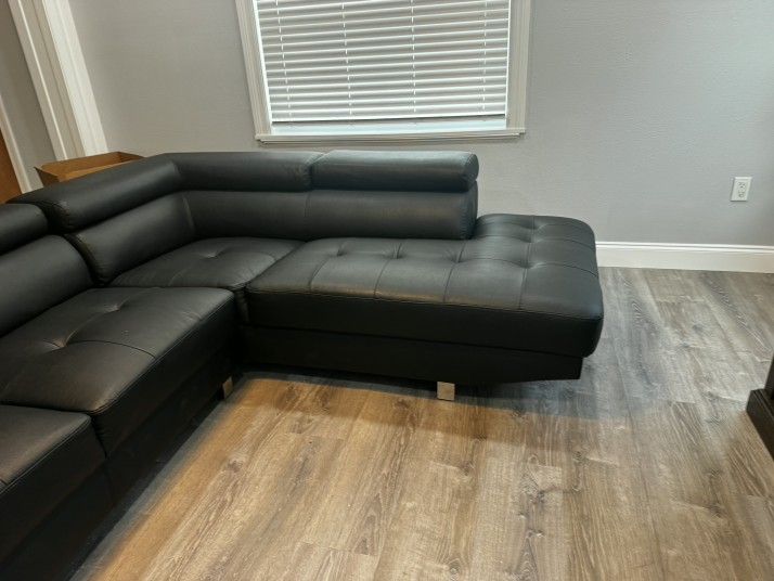 Zane Black Micro Right Chaise Sectional