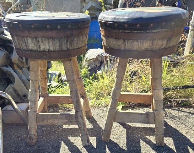 2 Vintage Bar Stools