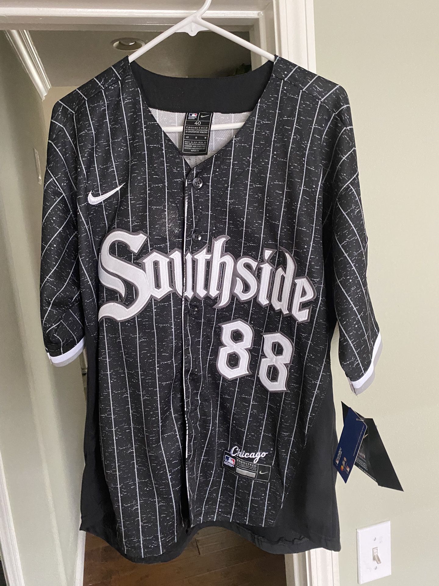 Chicago White Sox Robert “Southside” Jersey -Size Medium & USA Hat for Sale  in Fontana, CA - OfferUp