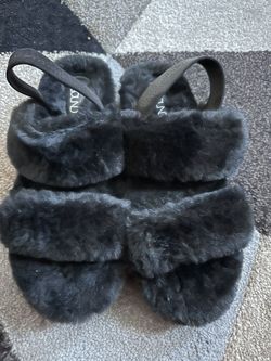 fur sandals