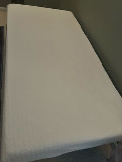 Twin mattress and washable cover