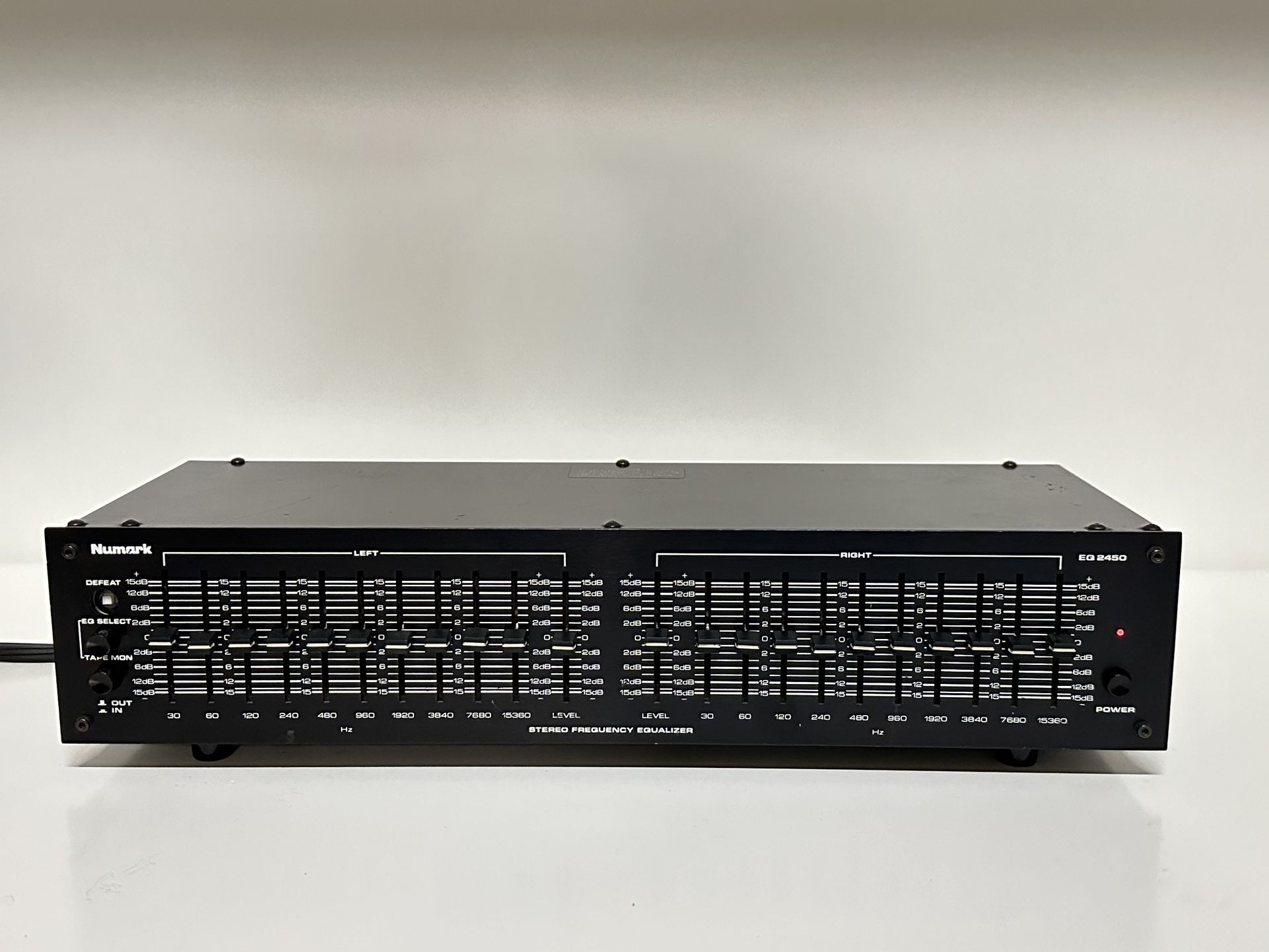 Numark EQ-2450 ~ 10 Band Stereo Frequency Equalizer ~ Works Great Missing a Knob