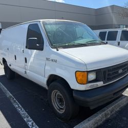 2005 Ford E-250