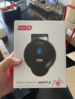Mini waffle maker