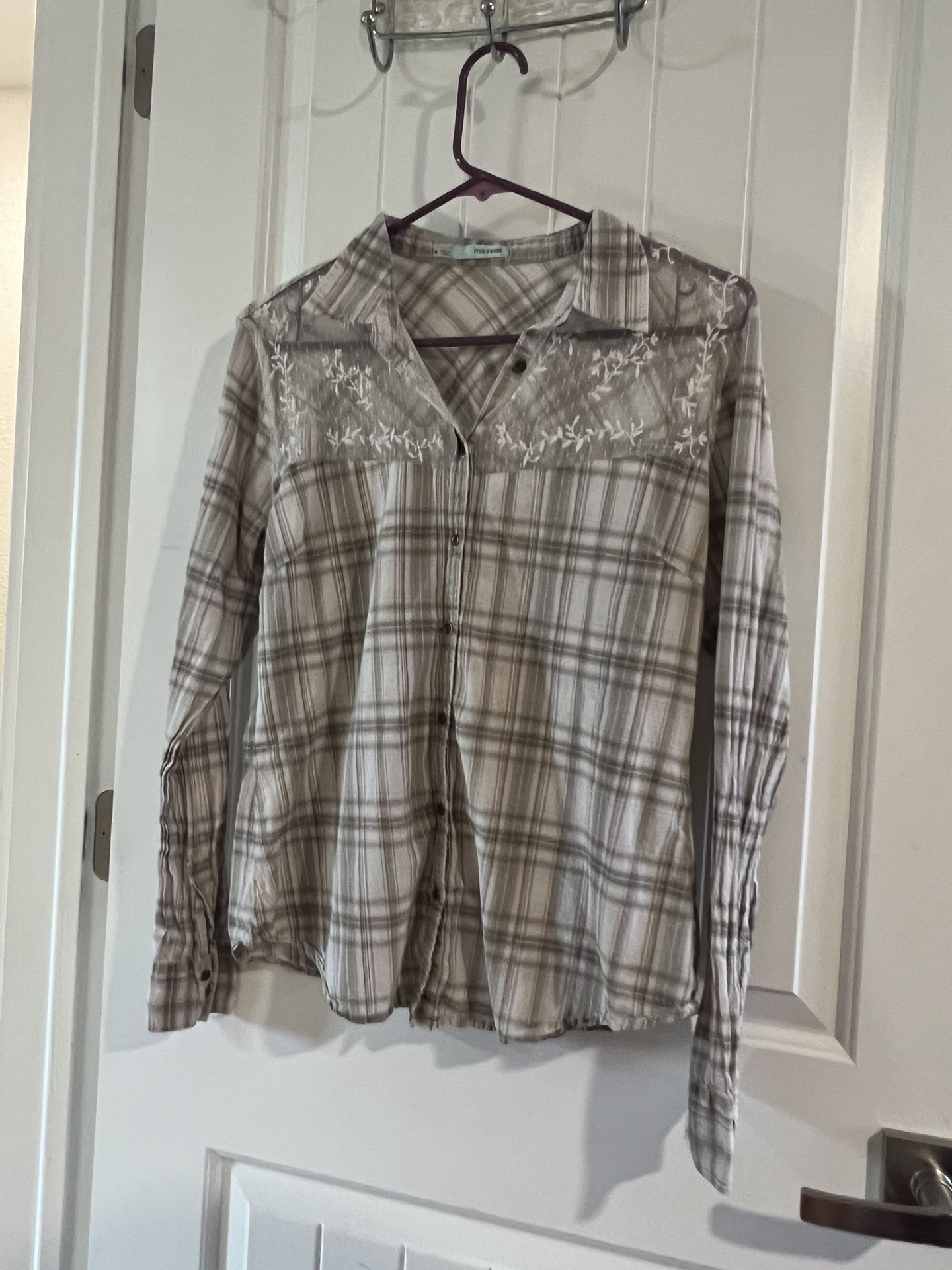 Womens Button Down Plaid Maurices Long Sleeve Shirt Size Medium