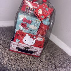 Hello Kitty Basket