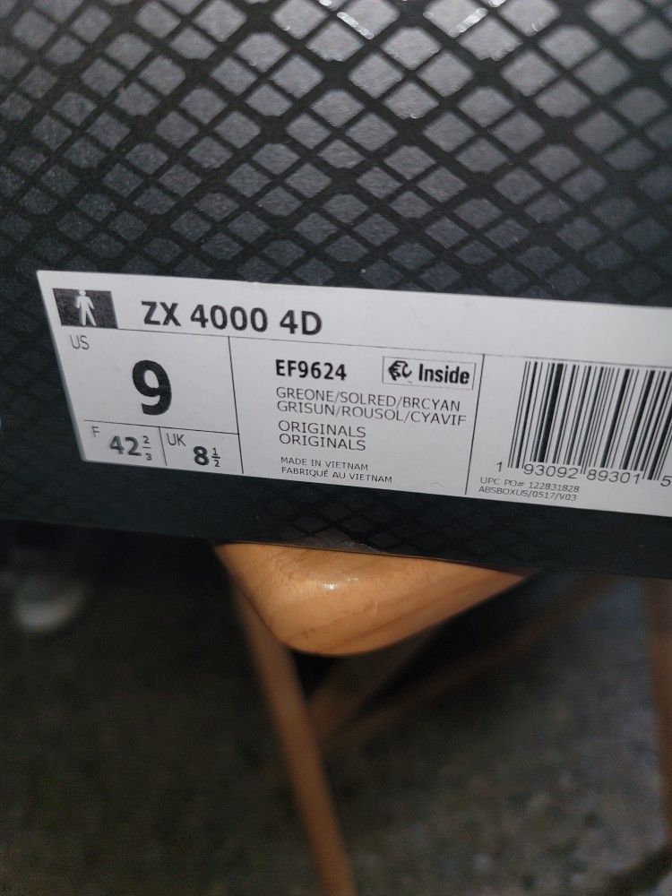 とは。 Adidas ZX 4000 4D 