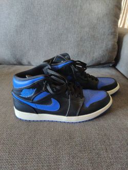 Air Jordan 1 Mid Royal Blue