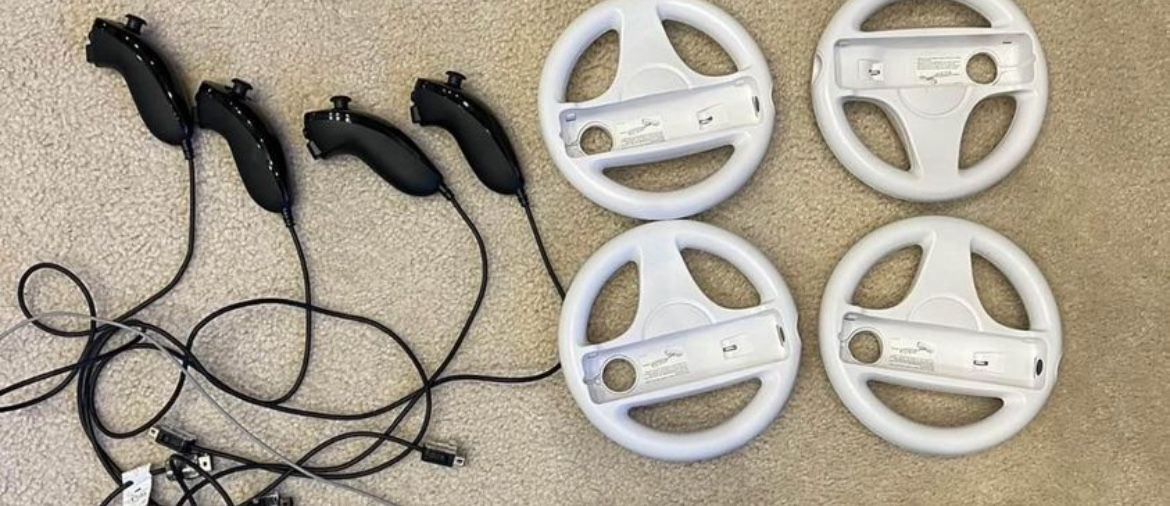 Nintendo Wii/Wii U Nunchucks & Steering Wheels