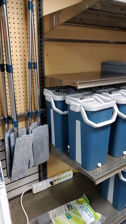 Hands free mop and bucket system new 20.00ea
