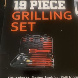 19 Piece Grilling Set ( Brand New)