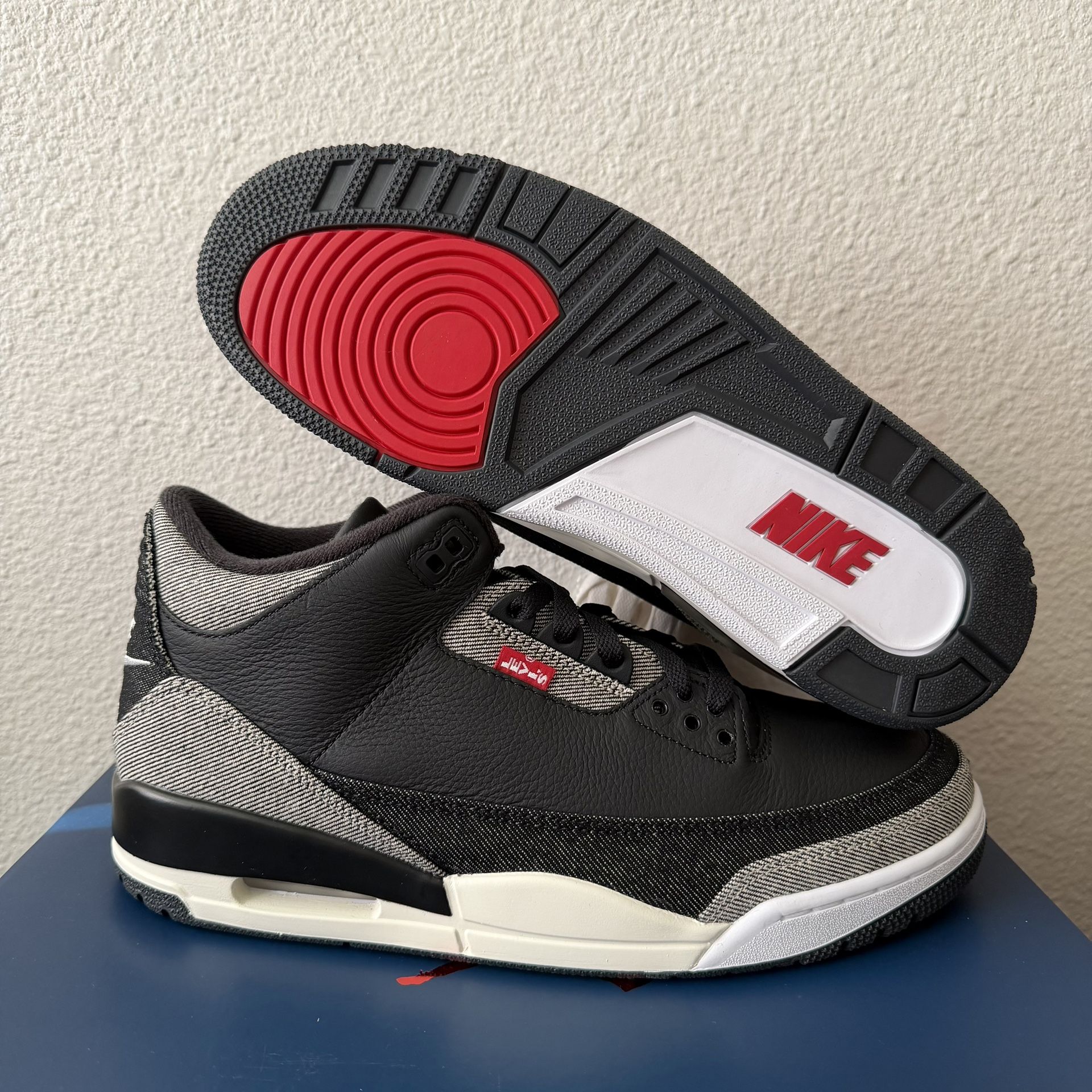 Jordan 3 Levis Black Size 10.5M, 11M