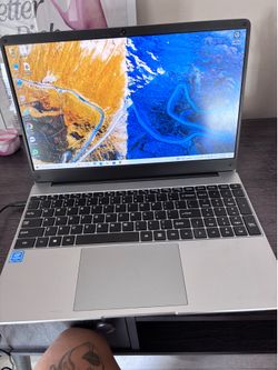15.6 in laptop