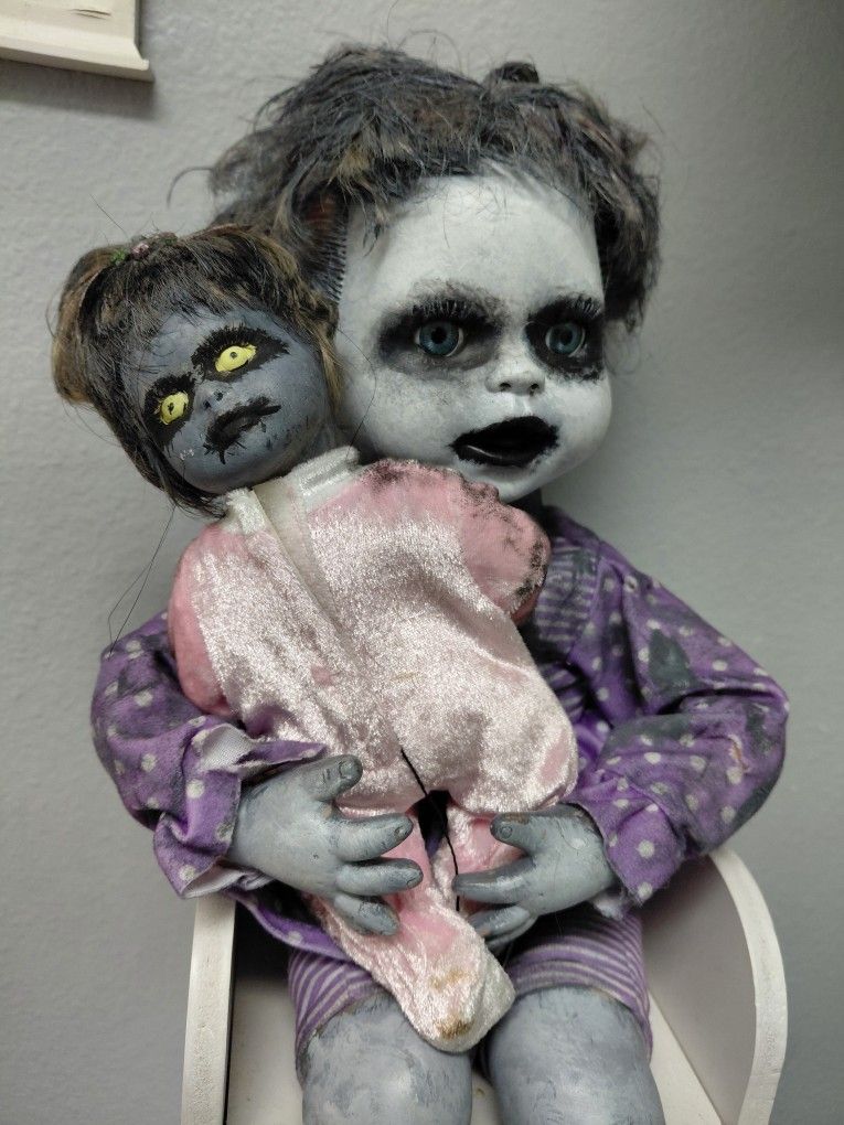 Halloween Haunted Scary Horror Creepy Doll With Baby