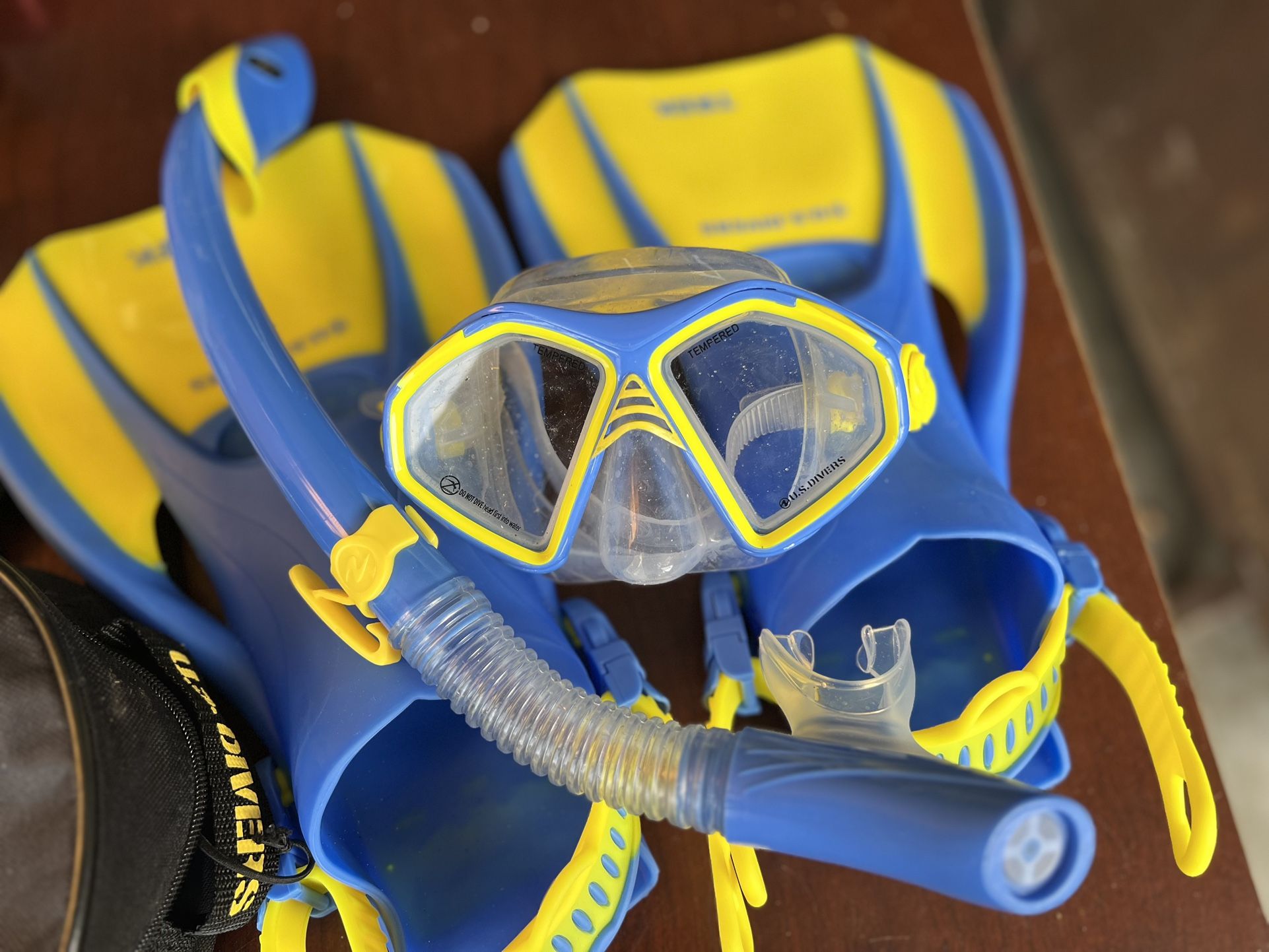 U.S. Divers Snorkel Set (Mask /Snorkel / Fins /Gearbag)