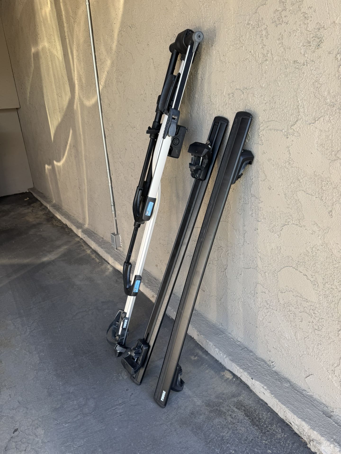 Thule EVO 127cm/50” Wingbar #711320 And Raised Clamp #710405 Black On Black