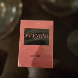 Valentino Donna Born In Roma 
