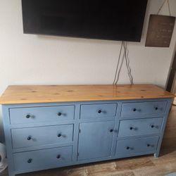 Dresser And 2 Nightstands