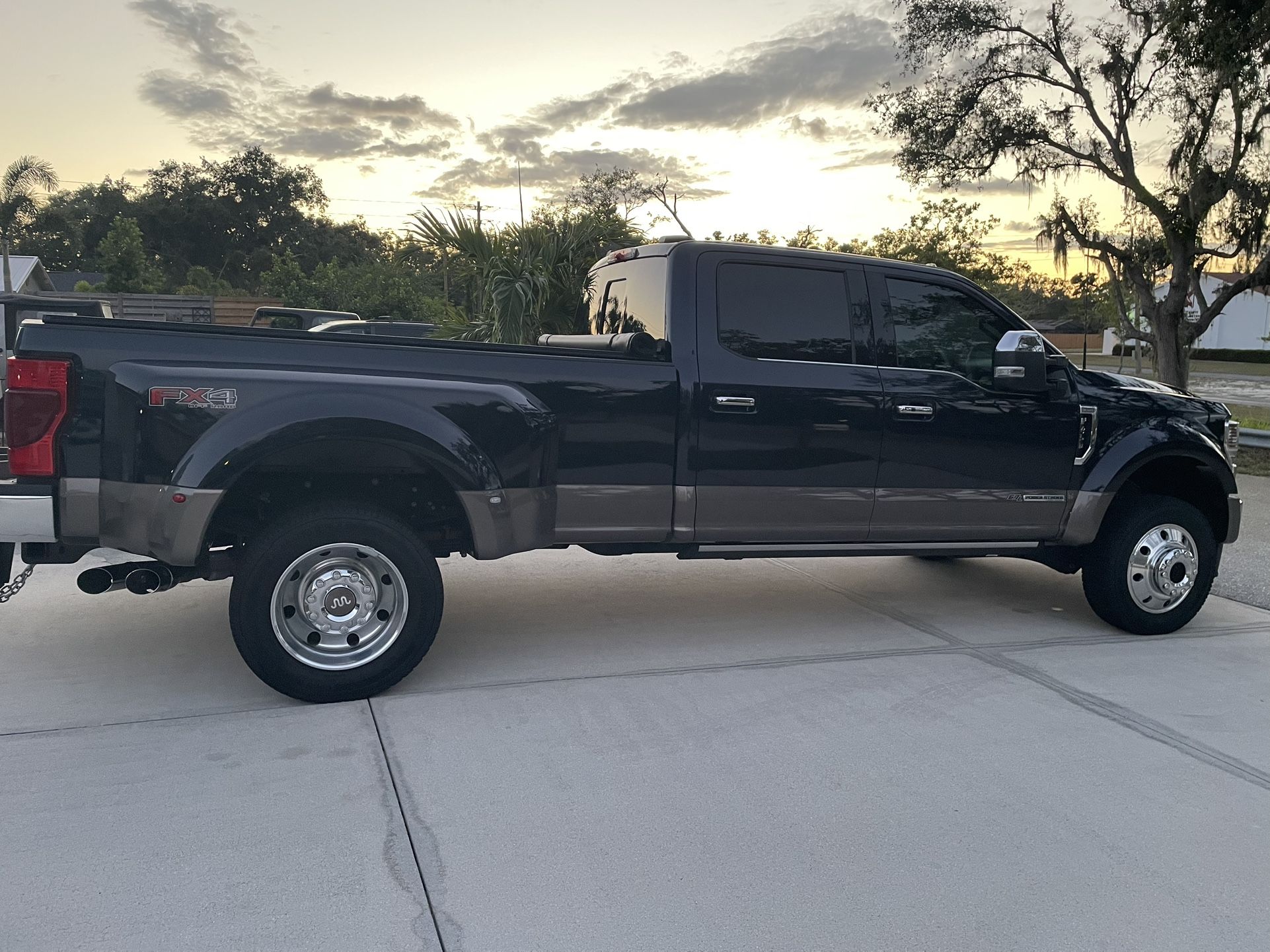 2022 F450 King Ranch & Express Trailer