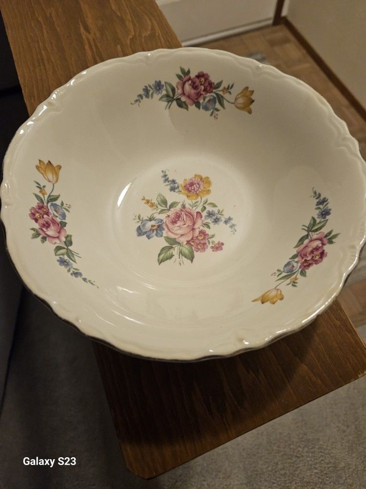 1940's Scio Pottery "Hazel" Serving Bowl
