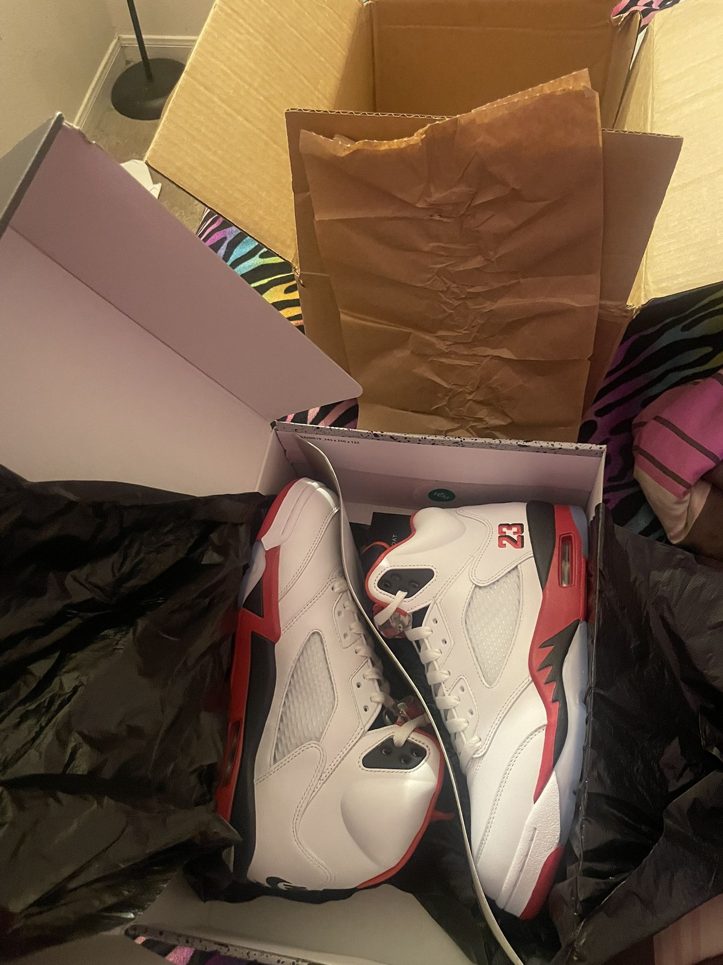 Jordans 5 “fire red” release date september 13th 2025 size 9 in men