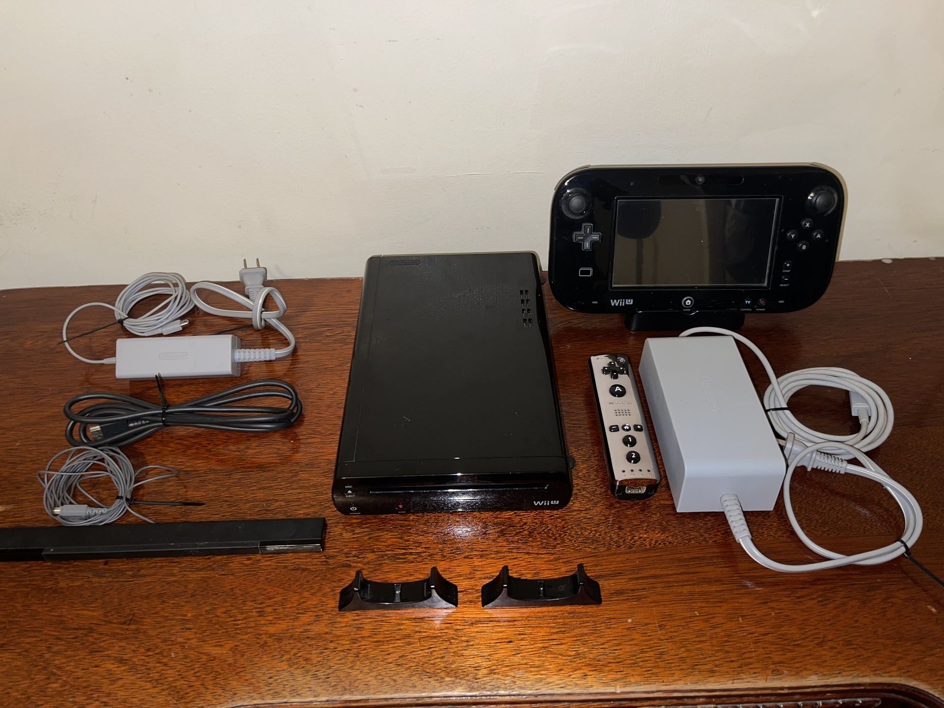 Nintendo Wii U Console Complete  32 GB 