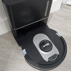 Shark - AI Ultra Robot Vacuum with Matrix Clean, Home Mapping, HEPA Bagless Self Empty Base, WiFI Connected - Black