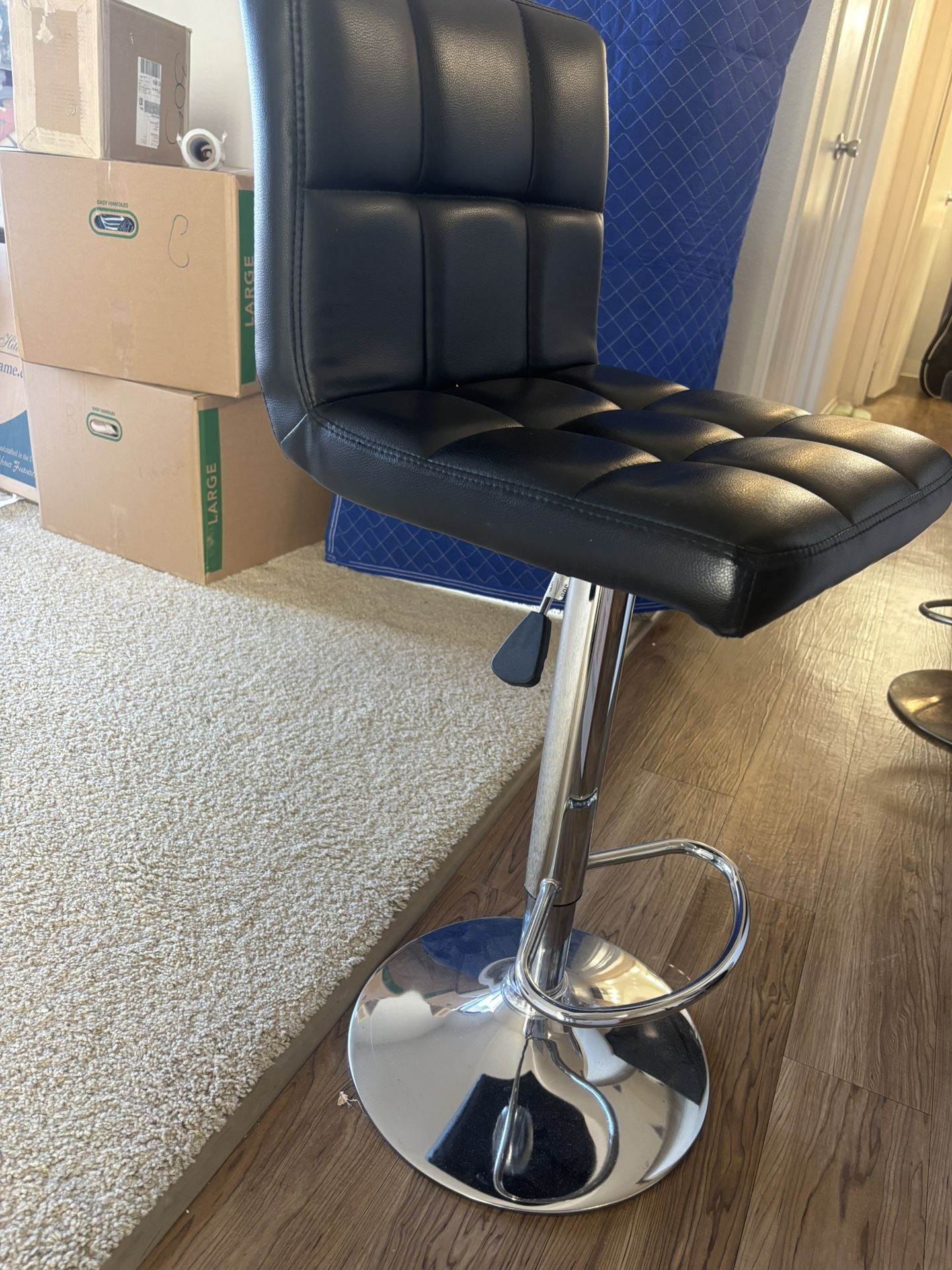 Selling 2 Bar Stools