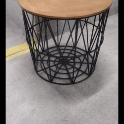 Round Accent Table 