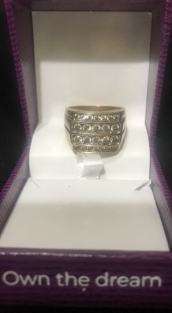 Diamond ring Very nice from Daniels jewelers . REAL DIAMONDS !!!!!