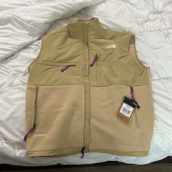 BRAND NEW North face Vest