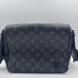 Louis Vuitton District Pm Black Bag 