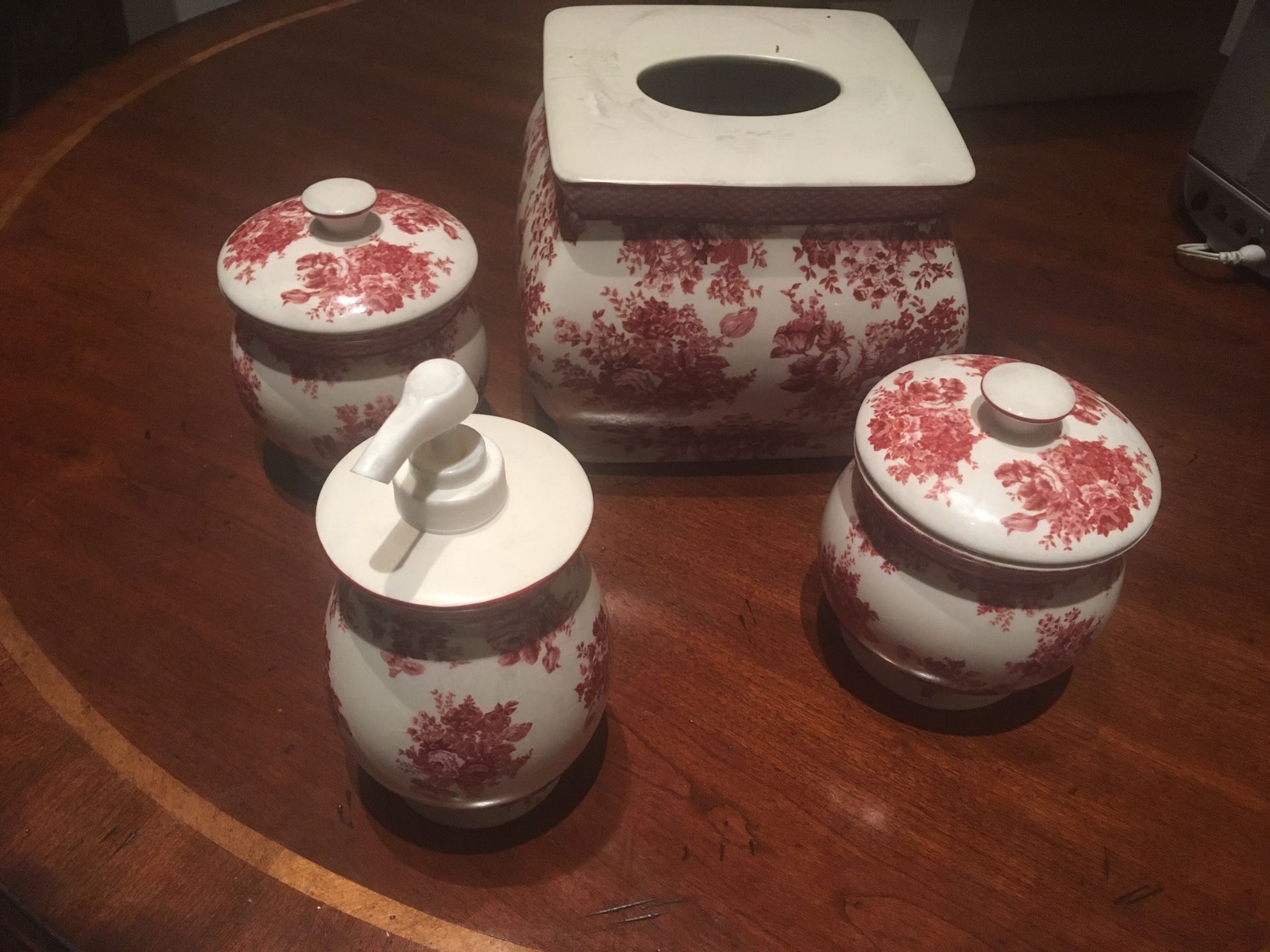 Bathroom accessories - red and white