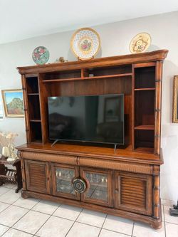 TV hutch