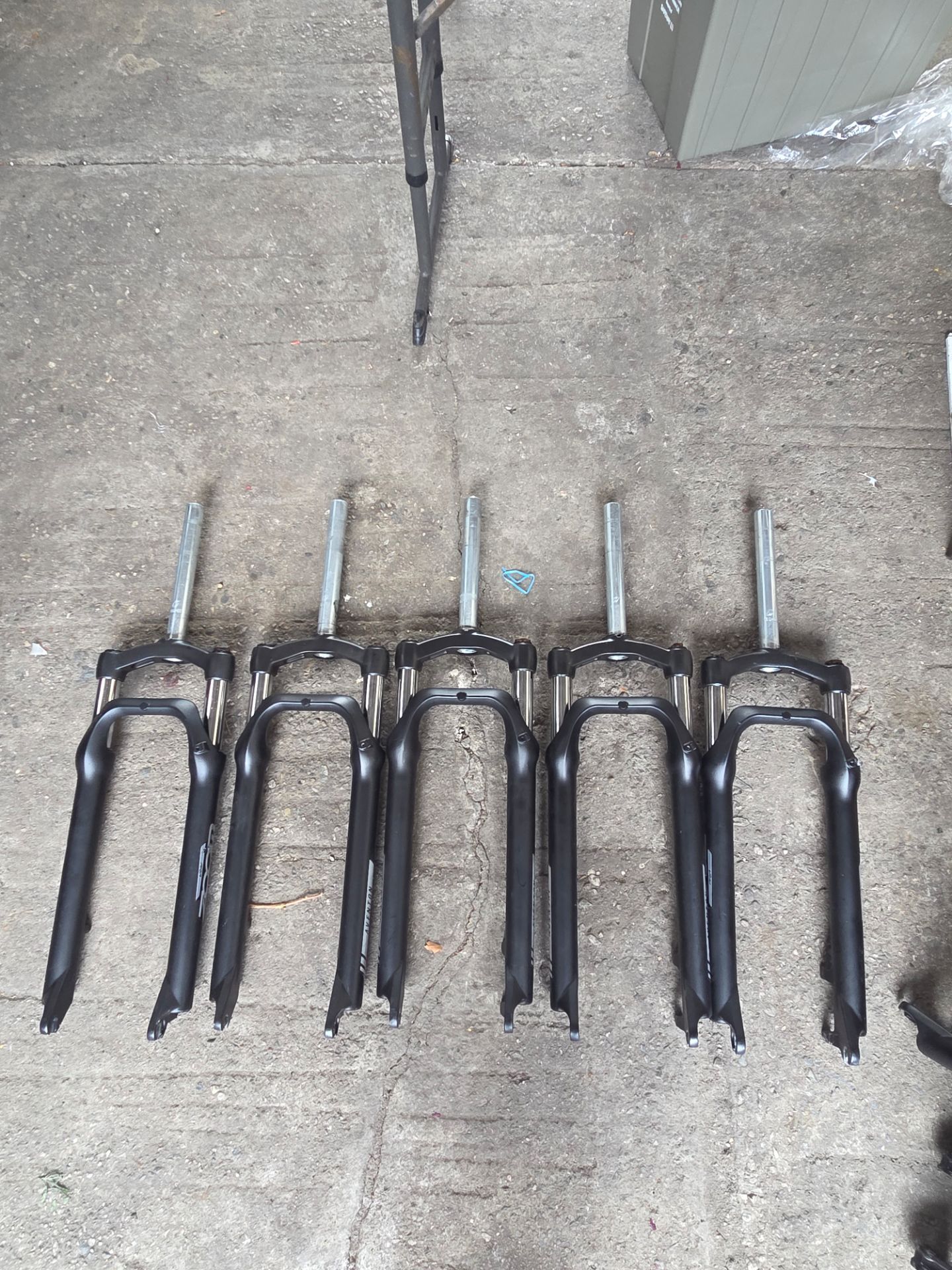Aventon and sr suntour front forks