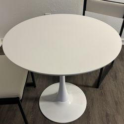 Round Table 