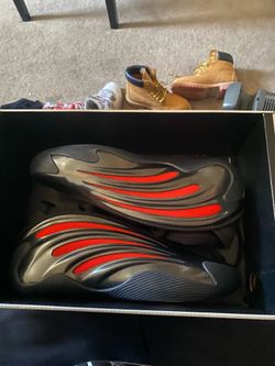 James Harden vol 9 size 7.5 In men