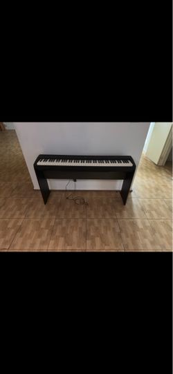 Yamaha Black Digital Piano with Stand