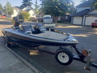 Bass boat