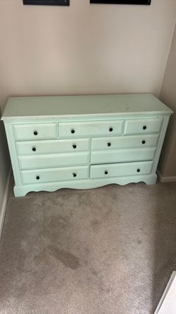 Dresser