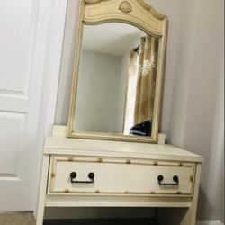  dresser with Mirror