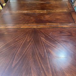 Dining Table With 8 Seats - Amish Herringbone With removable leafs 